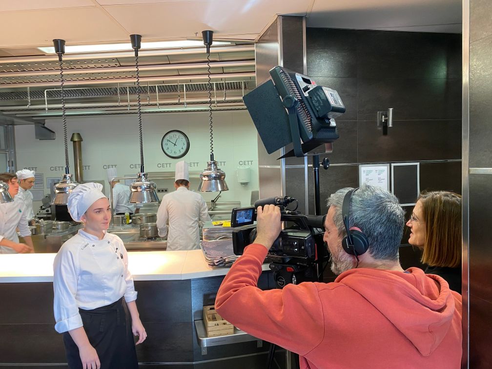 Photography from: TV3 explora el futuro de la otra gastronomía en el CETT | Aula Restaurant